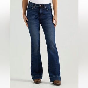 NWT Women’s Wrangler Retro Bailey High Rise Trouser Jean